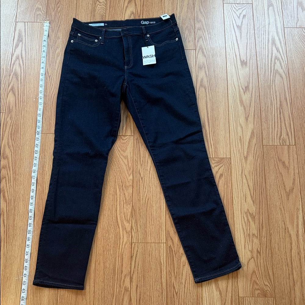 NWT GAP Women's Dark Blue Straight Leg Jeans